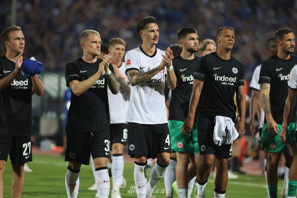 13.8分vs7.4分！里德单骑碾压 系列赛场均得分近两倍于湖人替补总和