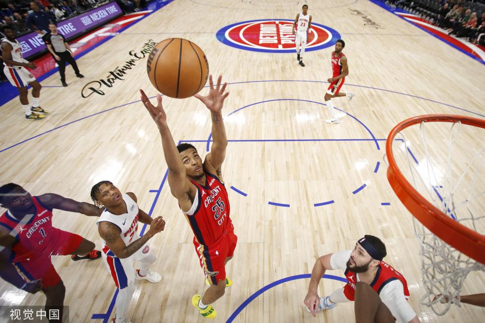 状态欠佳！迪亚洛半场3中1得到2分1篮板（手感低迷！迪亚洛半场3投仅中1，拿下2分1篮板）